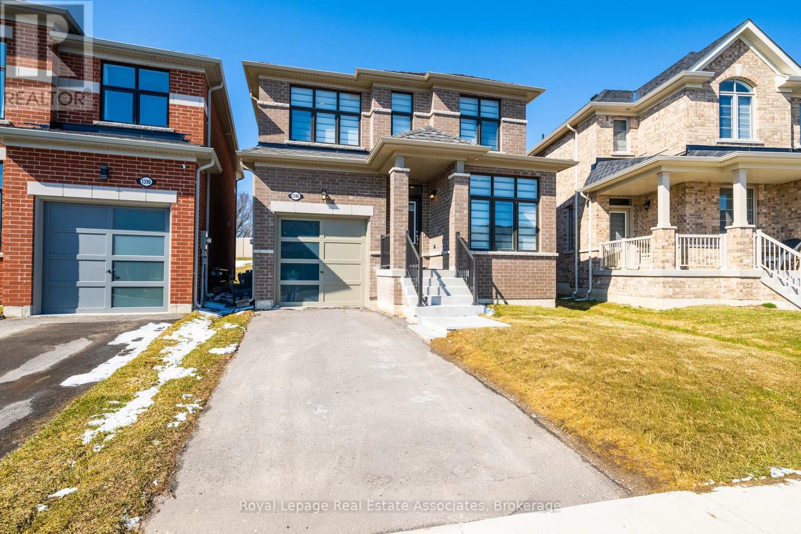 1386 Davis Loop, Innisfil, ON - Outdoor With Facade