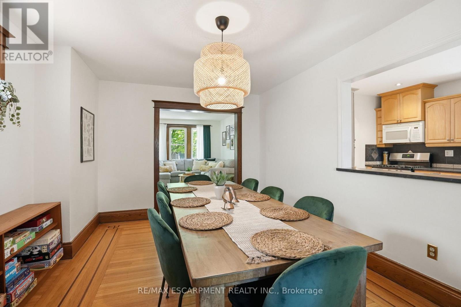 146 Park Row S, Hamilton, ON - Indoor Photo Showing Dining Room