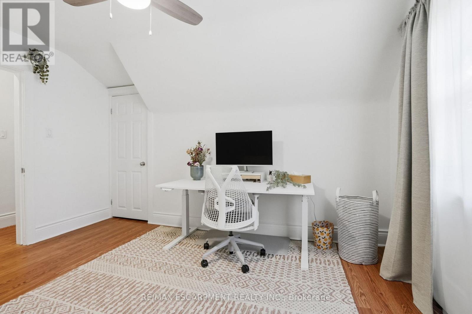 146 Park Row S, Hamilton, ON - Indoor Photo Showing Office