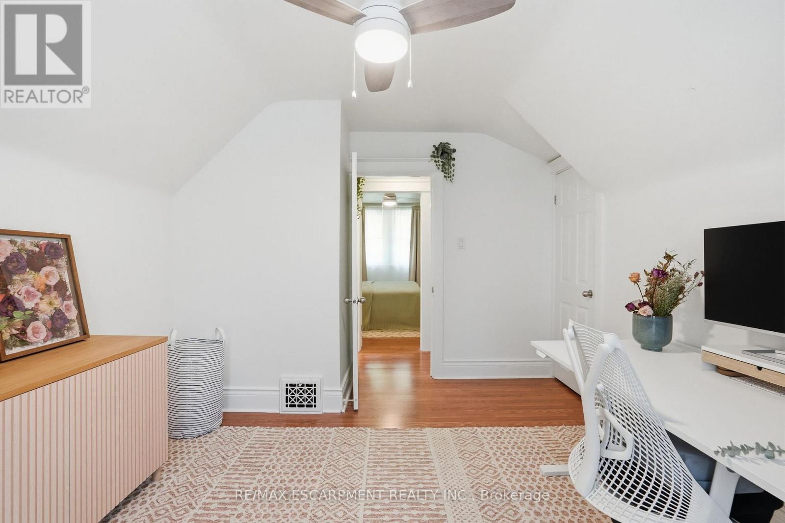 146 Park Row S, Hamilton, ON - Indoor