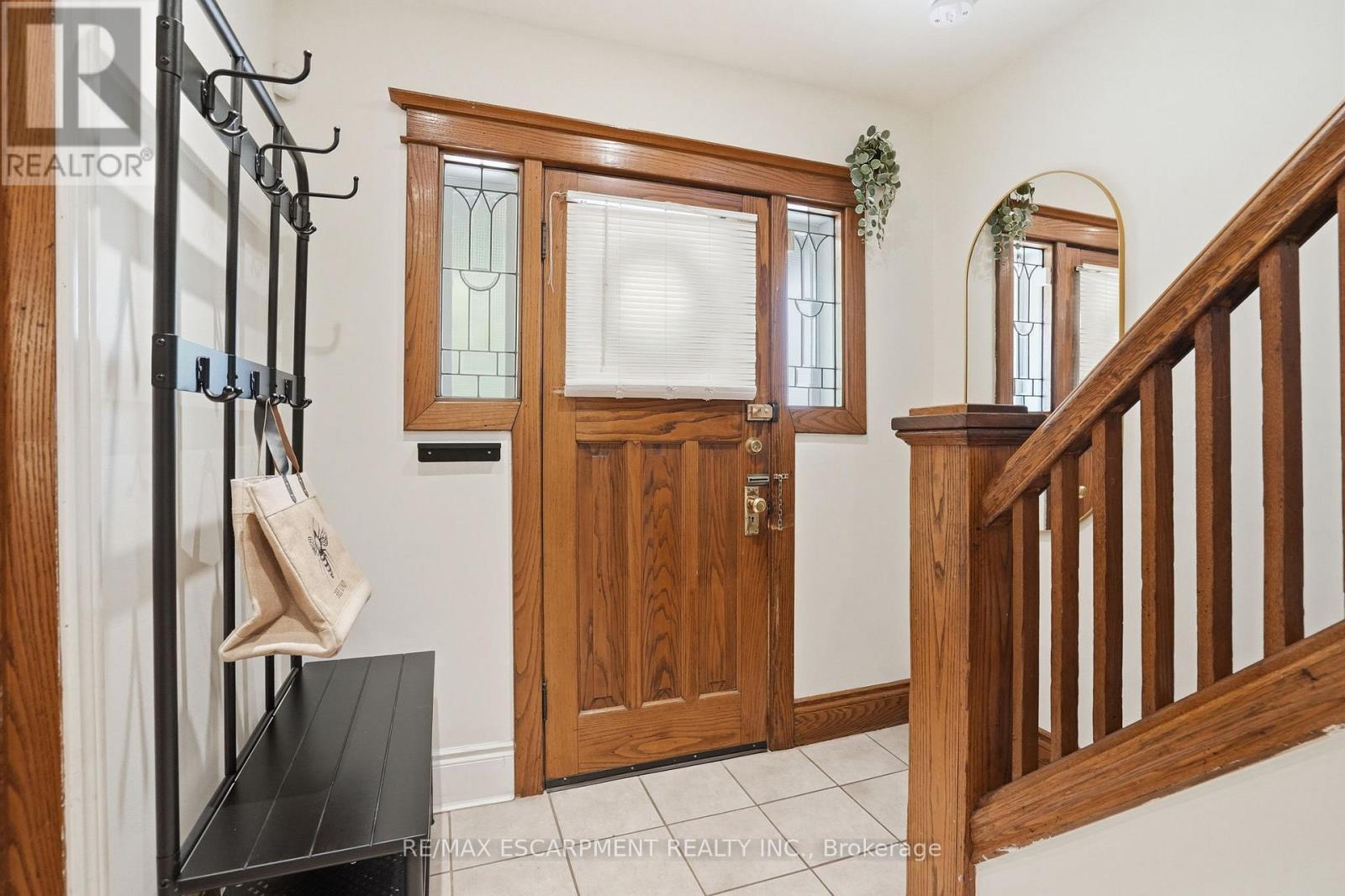 146 Park Row S, Hamilton, ON - Indoor Photo Showing Other Room