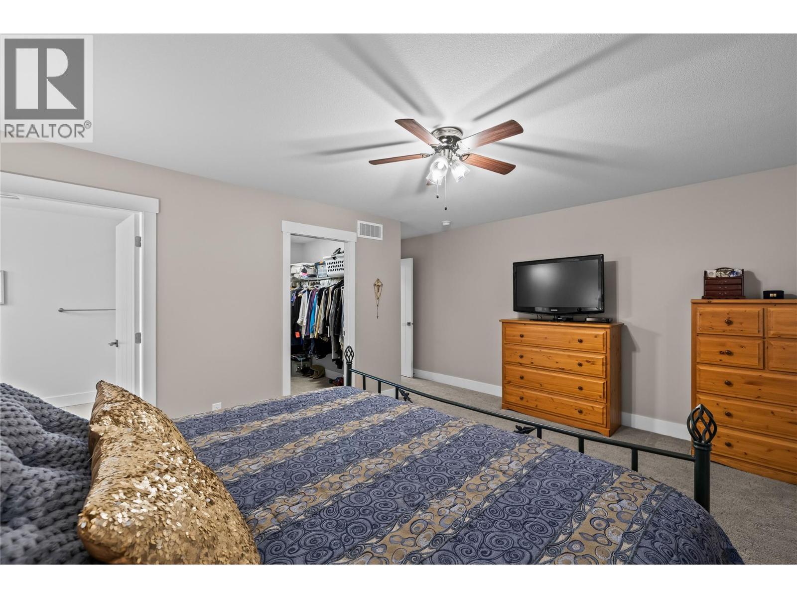 Primary - Room for Dressers & Furniture - 827 Juniper Road, Kelowna, BC - Indoor Photo Showing Bedroom