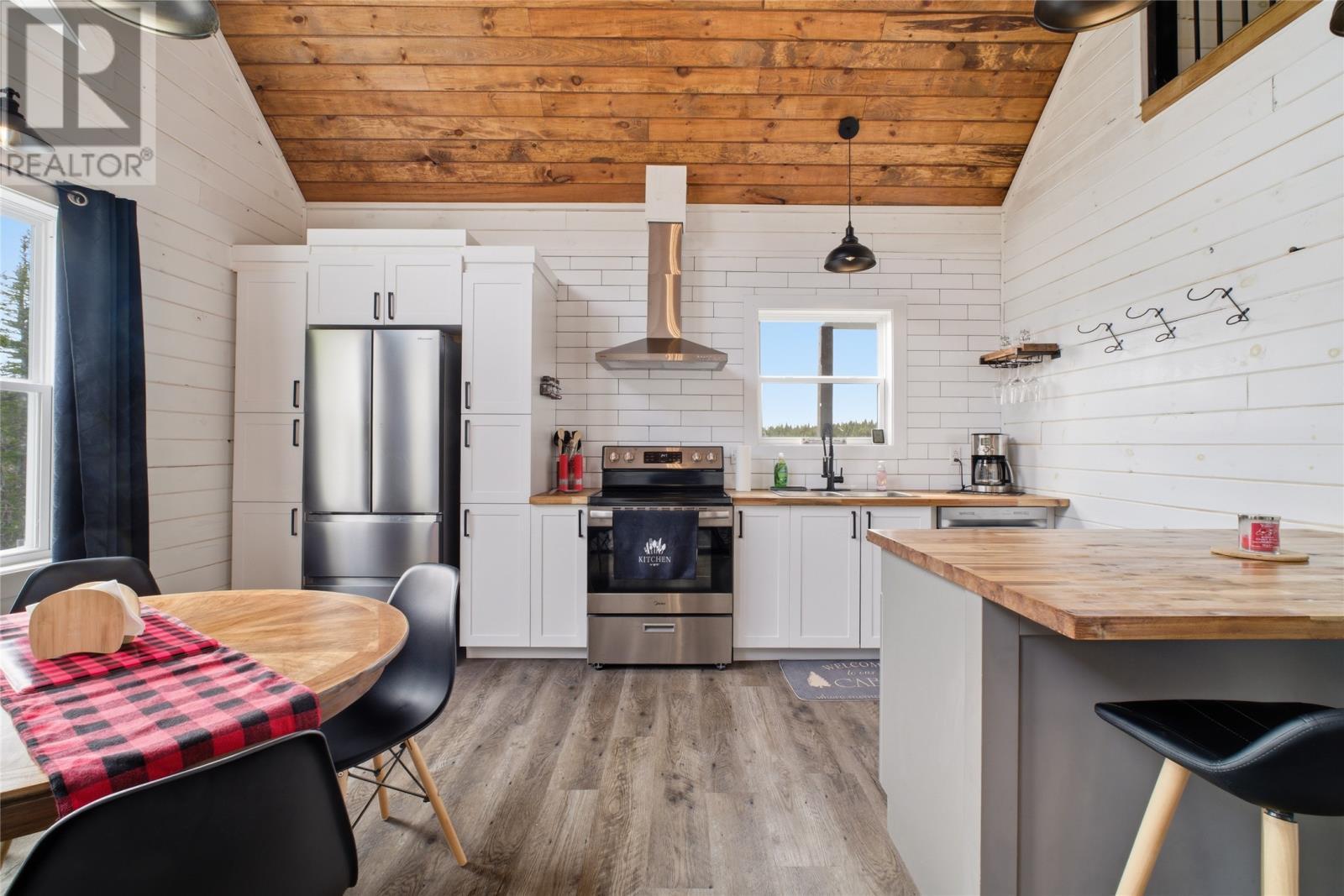 41 Whalen'S Pond Road, Brigus Junction, NL - Indoor Photo Showing Kitchen With Stainless Steel Kitchen With Upgraded Kitchen
