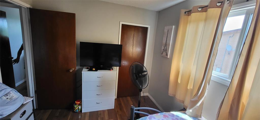 12 5 Queens Crescent, Brandon, MB - Indoor