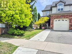 1 - 147 DUBRICK CRESCENT Kitchener, ON N2E 4G3