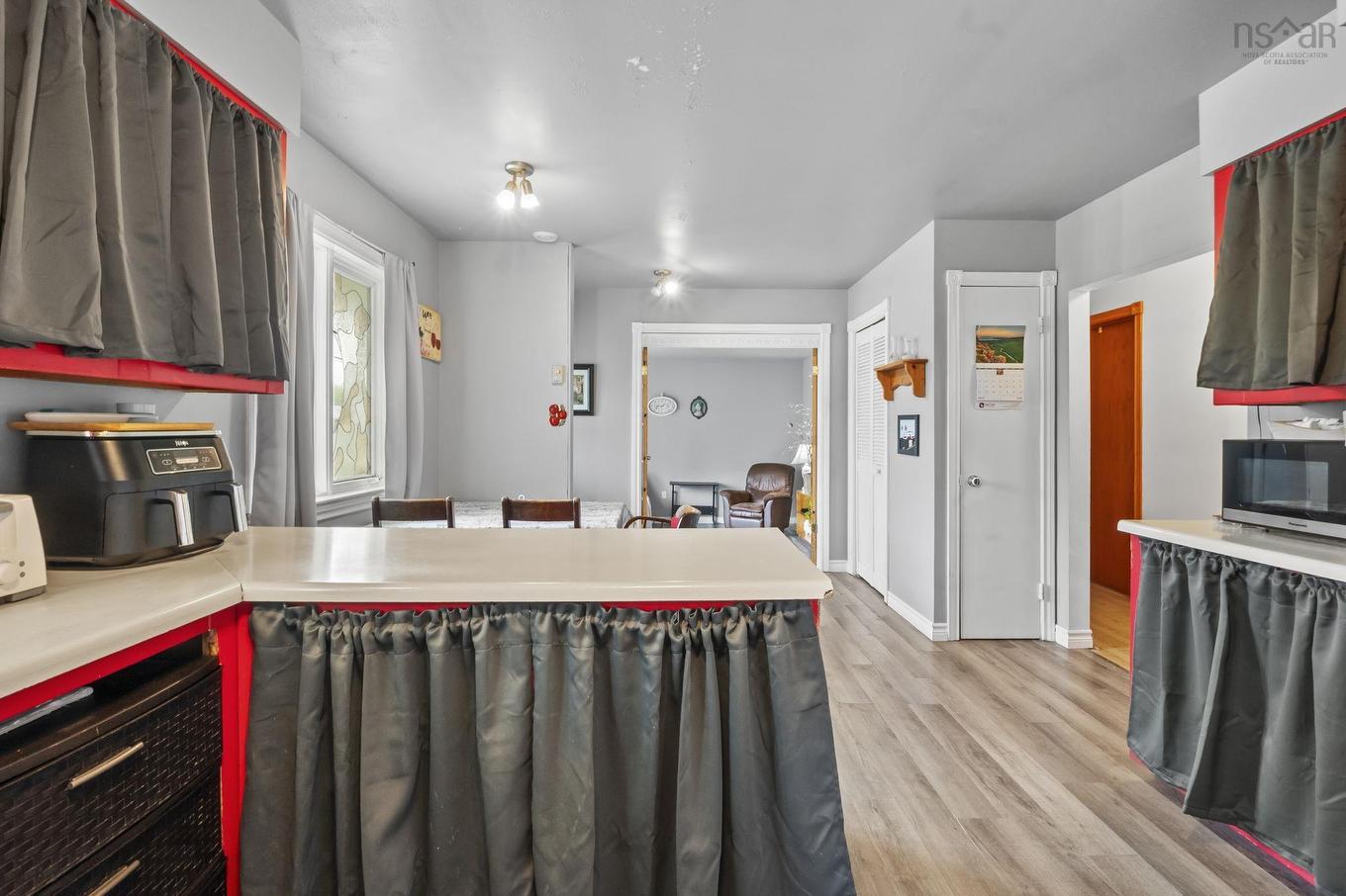 1335 Highway 2, Lantz, NS