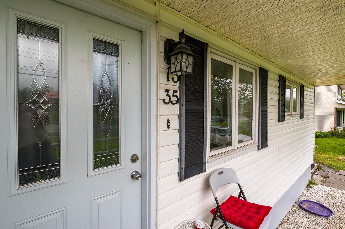 1335 Highway 2, Lantz, NS