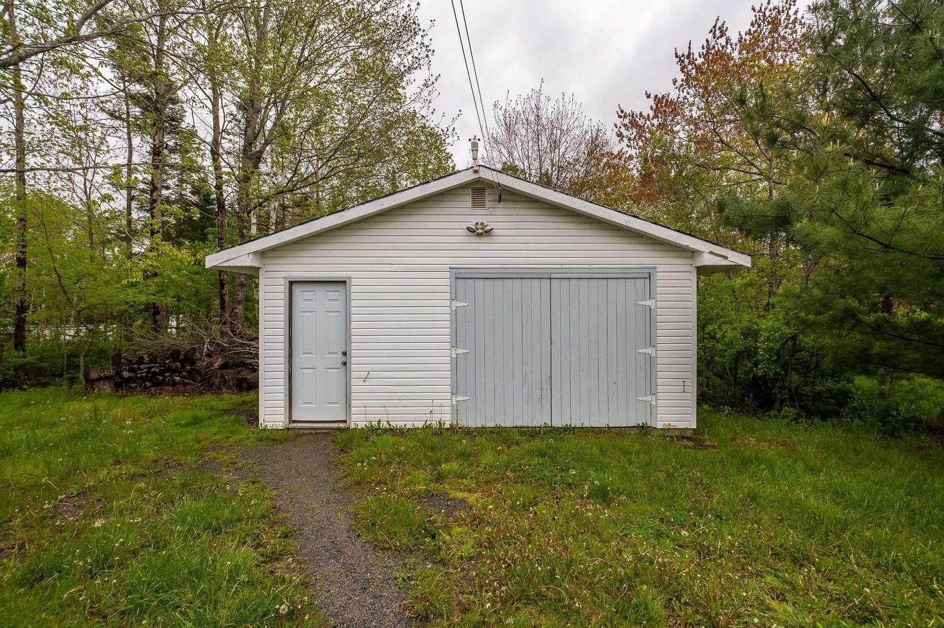 1335 Highway 2, Lantz, NS