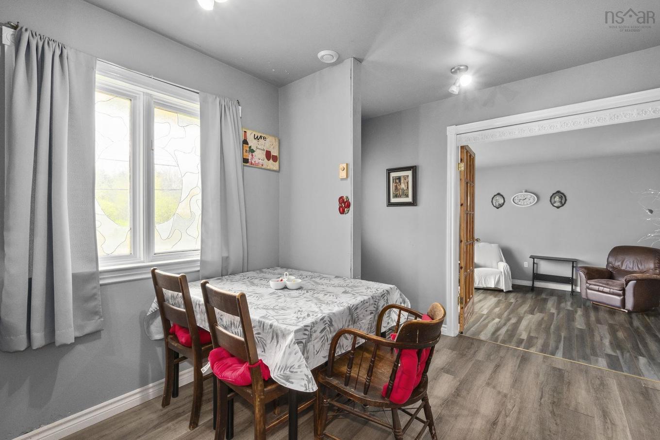 1335 Highway 2, Lantz, NS