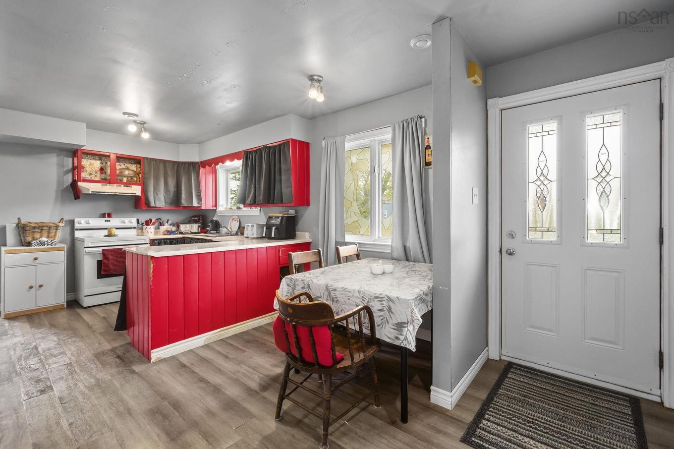 1335 Highway 2, Lantz, NS
