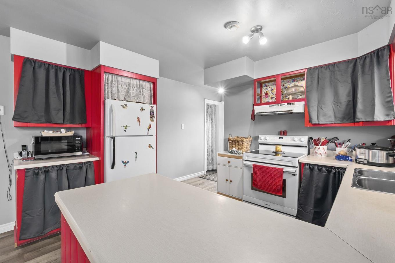 1335 Highway 2, Lantz, NS
