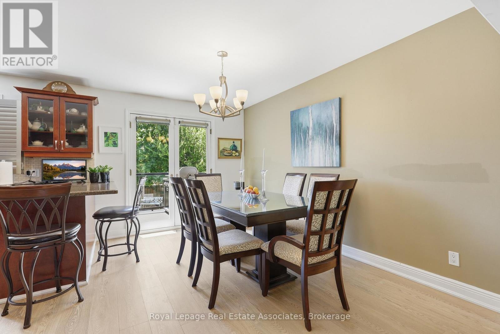 2580 Homelands Drive, Mississauga, ON - Indoor Photo Showing Dining Room