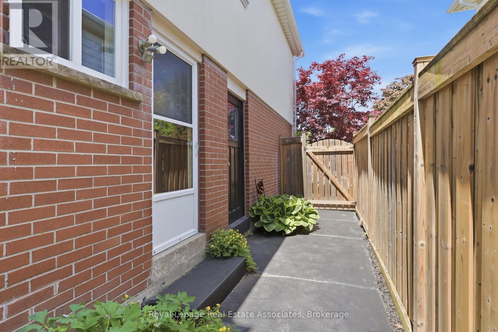 2580 Homelands Drive, Mississauga, ON - Outdoor With Deck Patio Veranda With Exterior