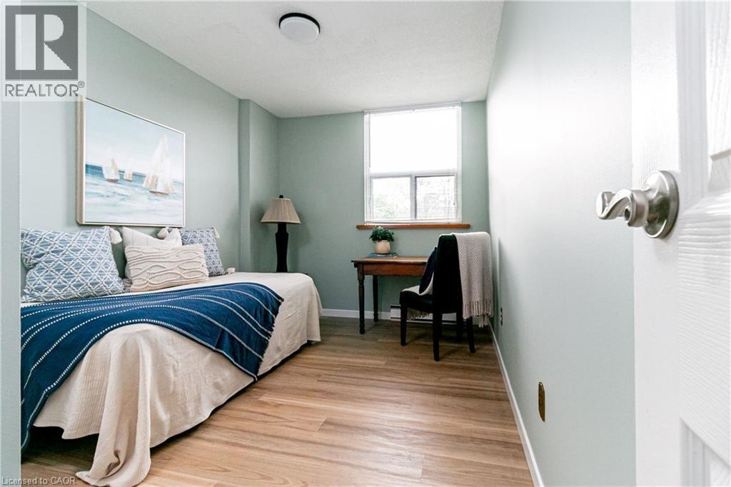 23 Main Street Unit# 405, Dundas, ON - Indoor Photo Showing Bedroom