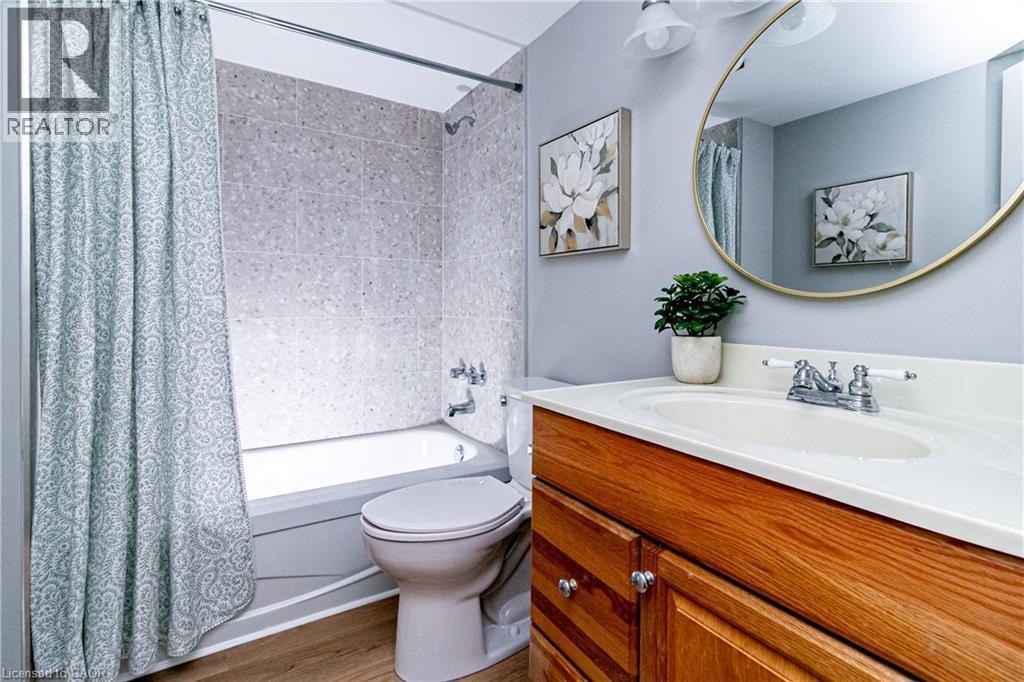 23 Main Street Unit# 405, Dundas, ON - Indoor Photo Showing Bathroom