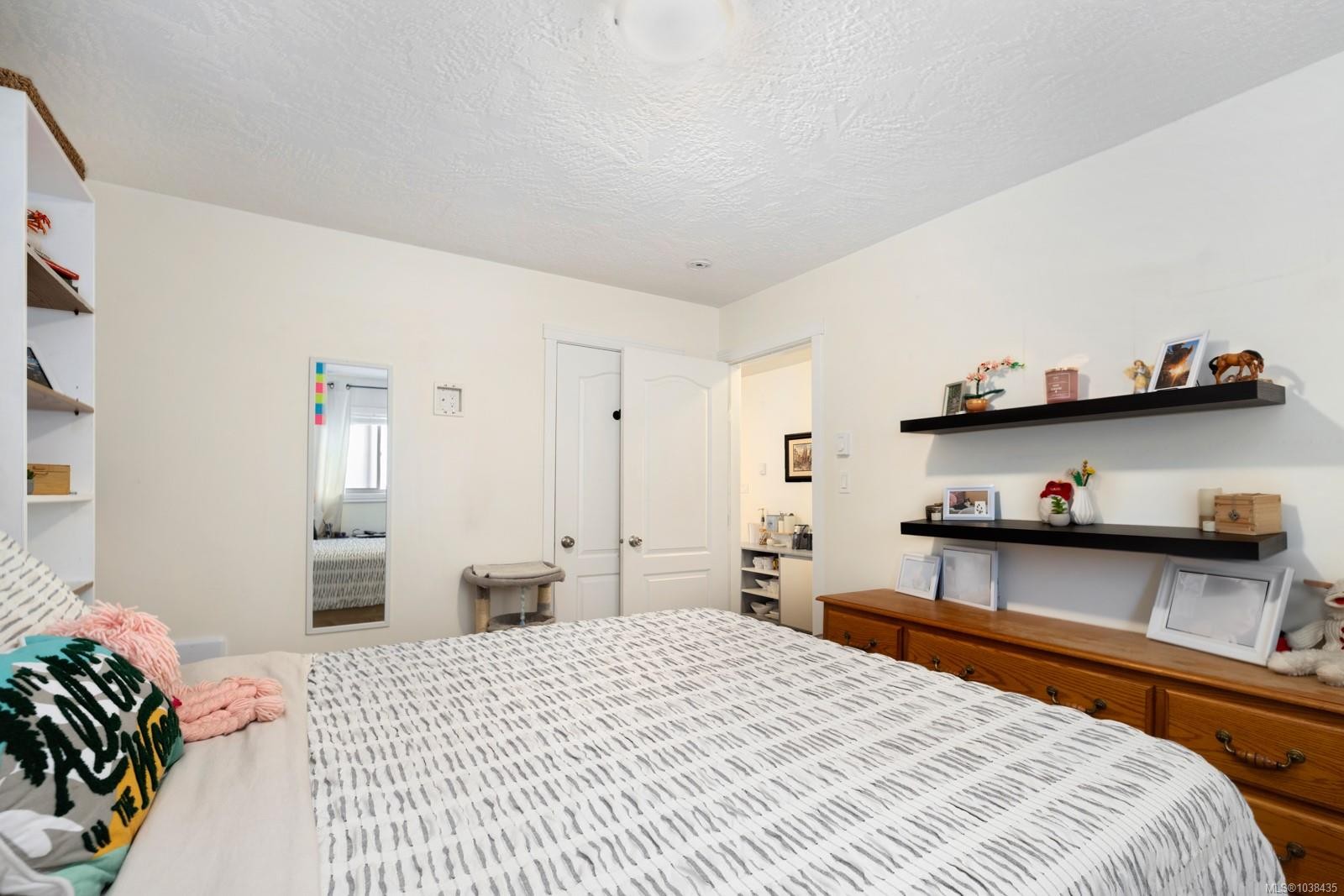 1591 Joan Ave, Crofton, BC