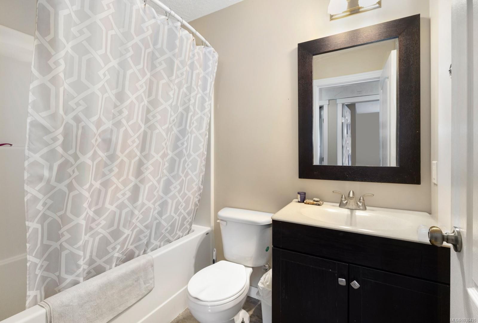 1591 Joan Ave, Crofton, BC