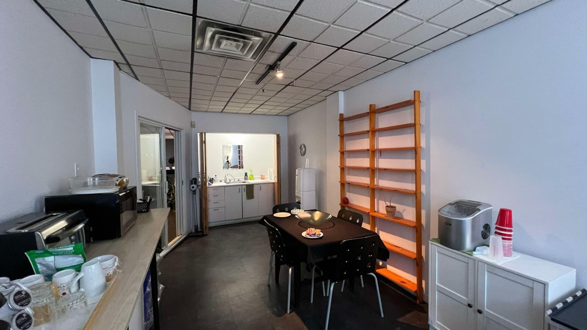 Cuisine - 2251 Av. Papineau, Montréal (Ville-Marie), QC - Indoor Photo Showing Other Room