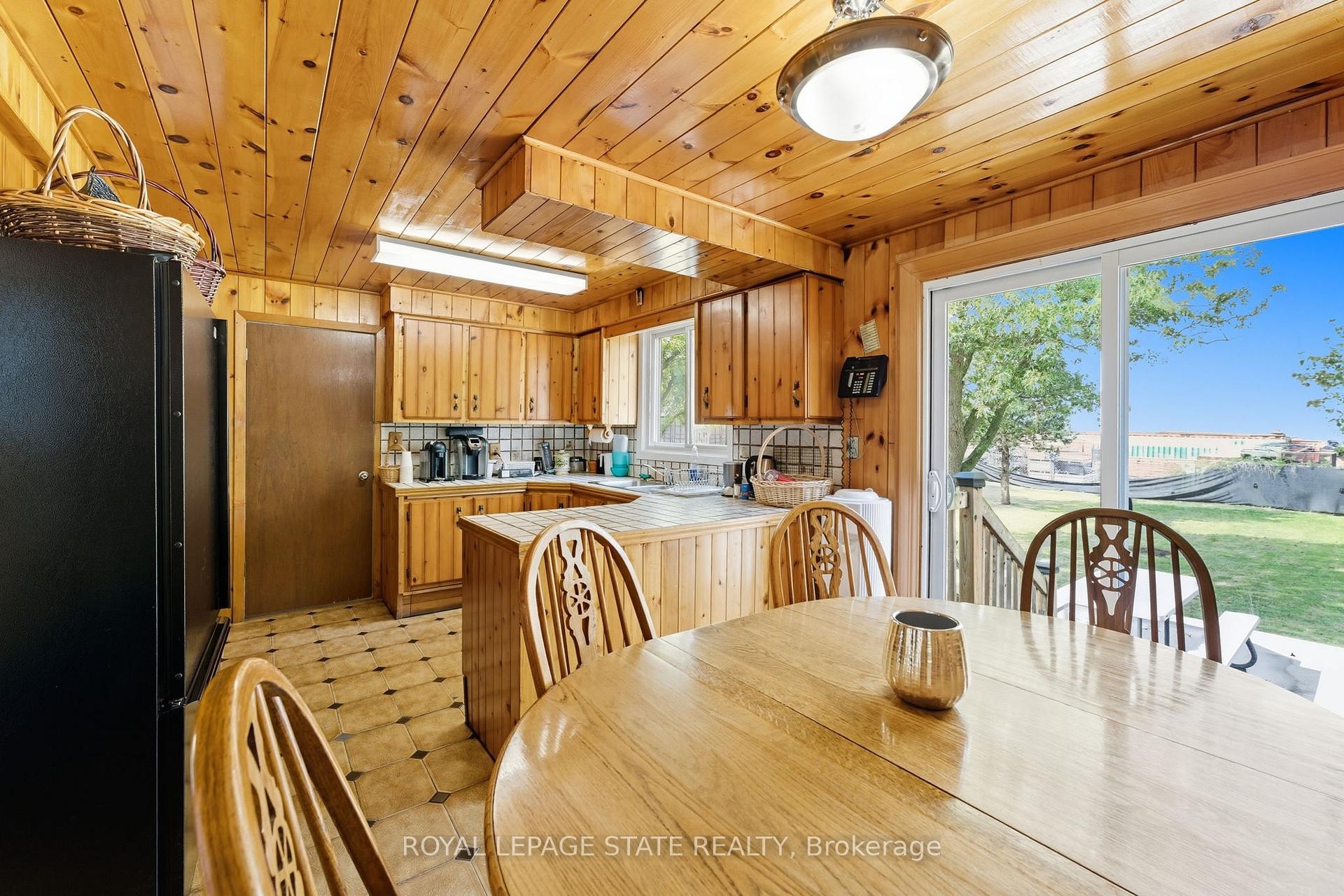 328 Trinity Church Road, Hamilton, ON