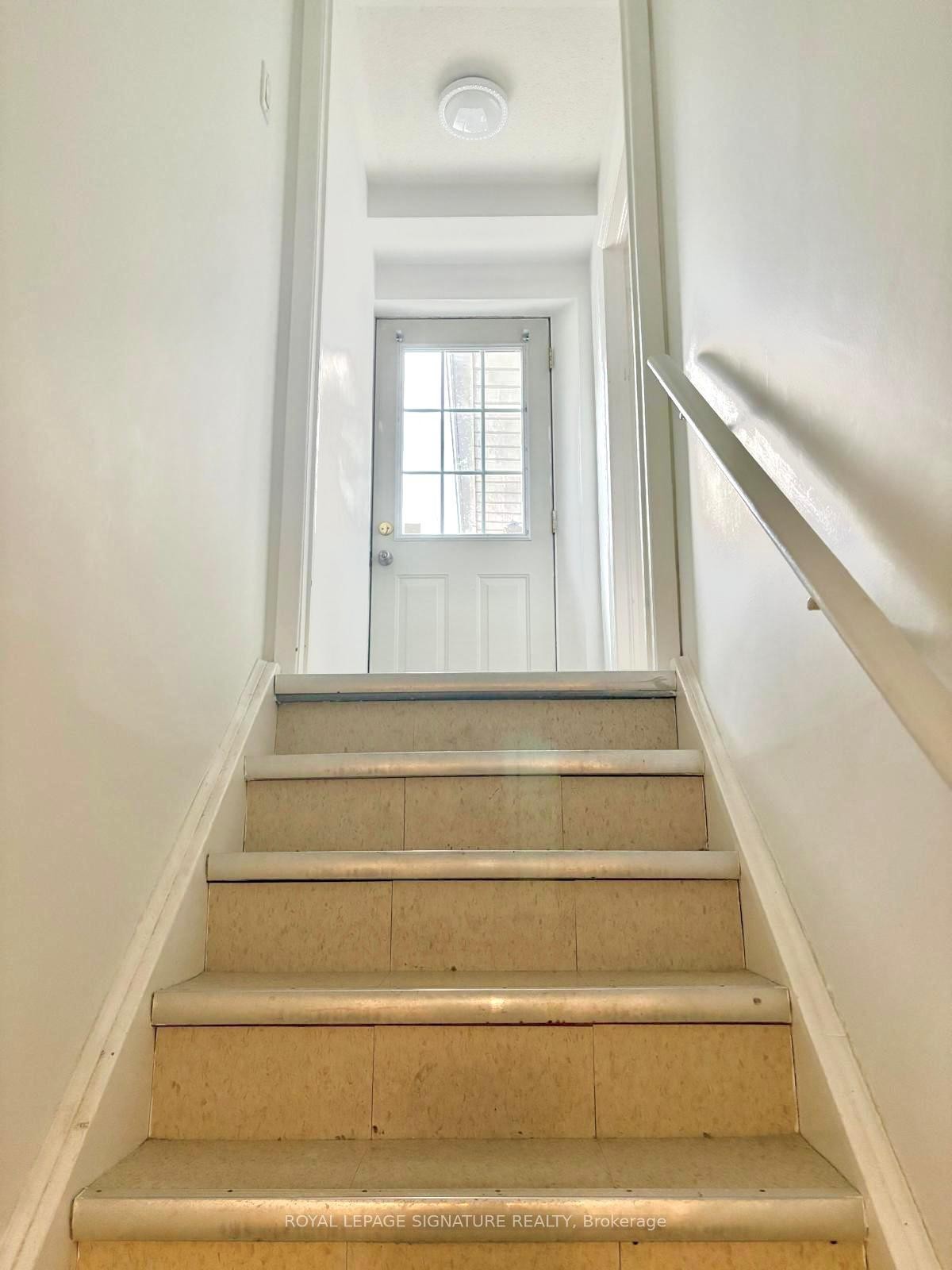 27 Dalbret Crescent, Toronto, ON - Indoor Photo Showing Other Room