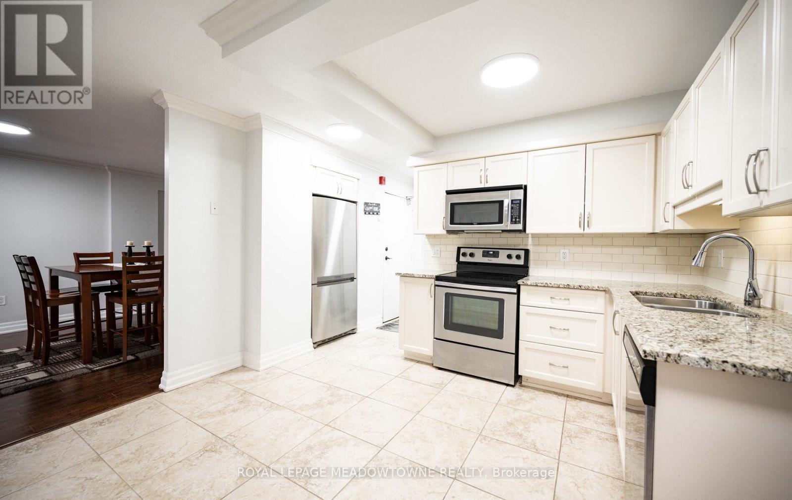 Bright Kitchen - 302 - 55 Yarmouth Street, Guelph, ON
