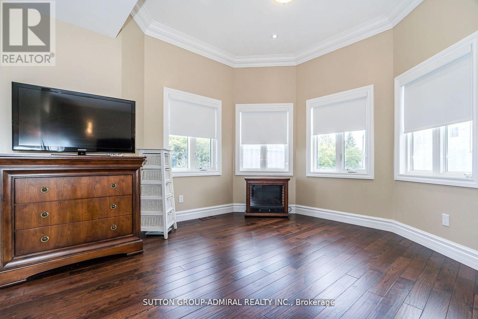 24 Ranee Avenue, Toronto, ON - Indoor