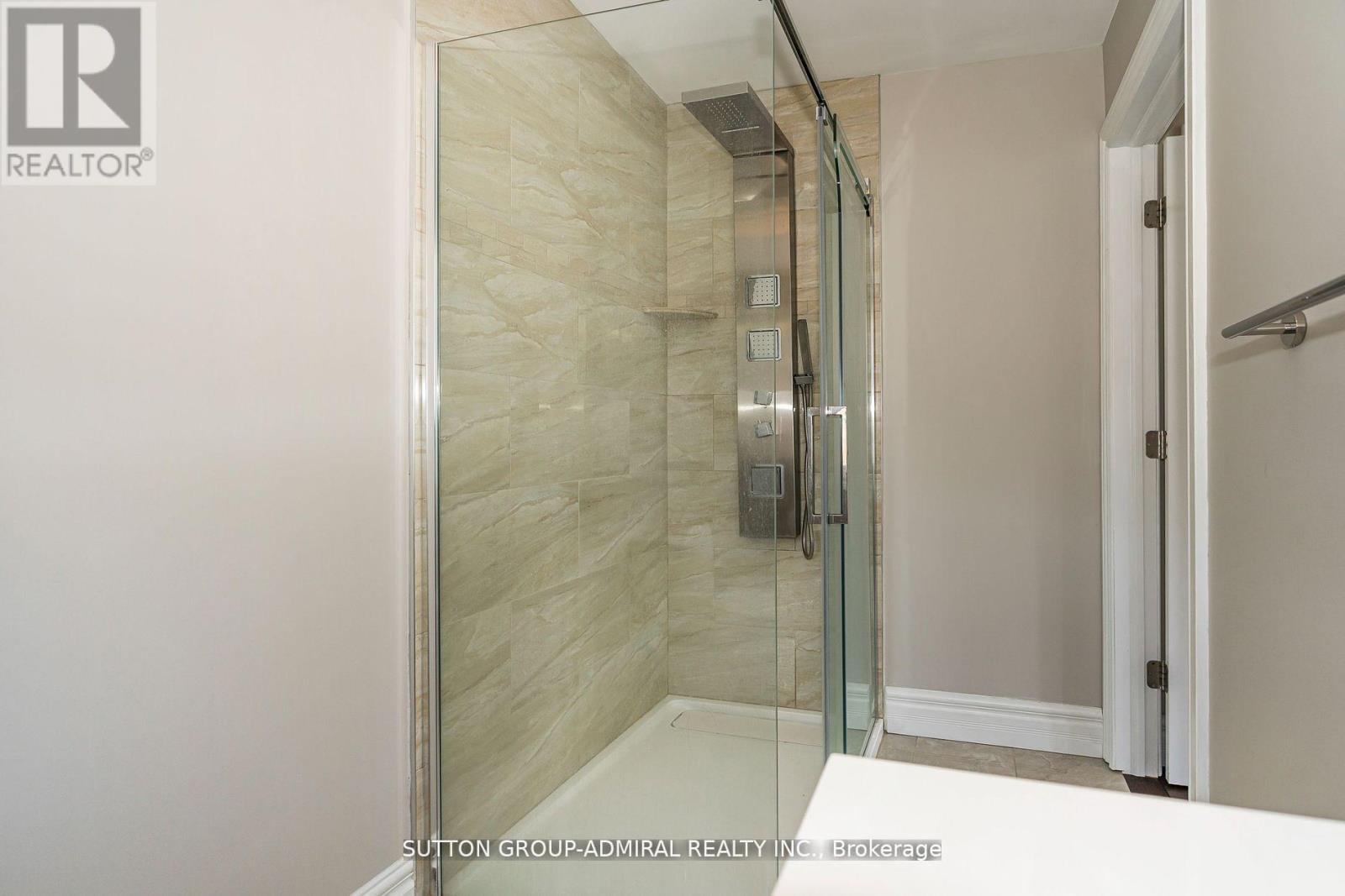 24 Ranee Avenue, Toronto, ON - Indoor Photo Showing Bathroom