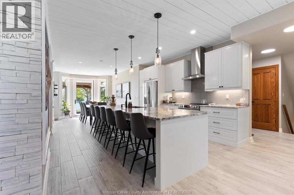 6576 Talbot Trail, Merlin, ON - Indoor Photo Showing Kitchen With Upgraded Kitchen