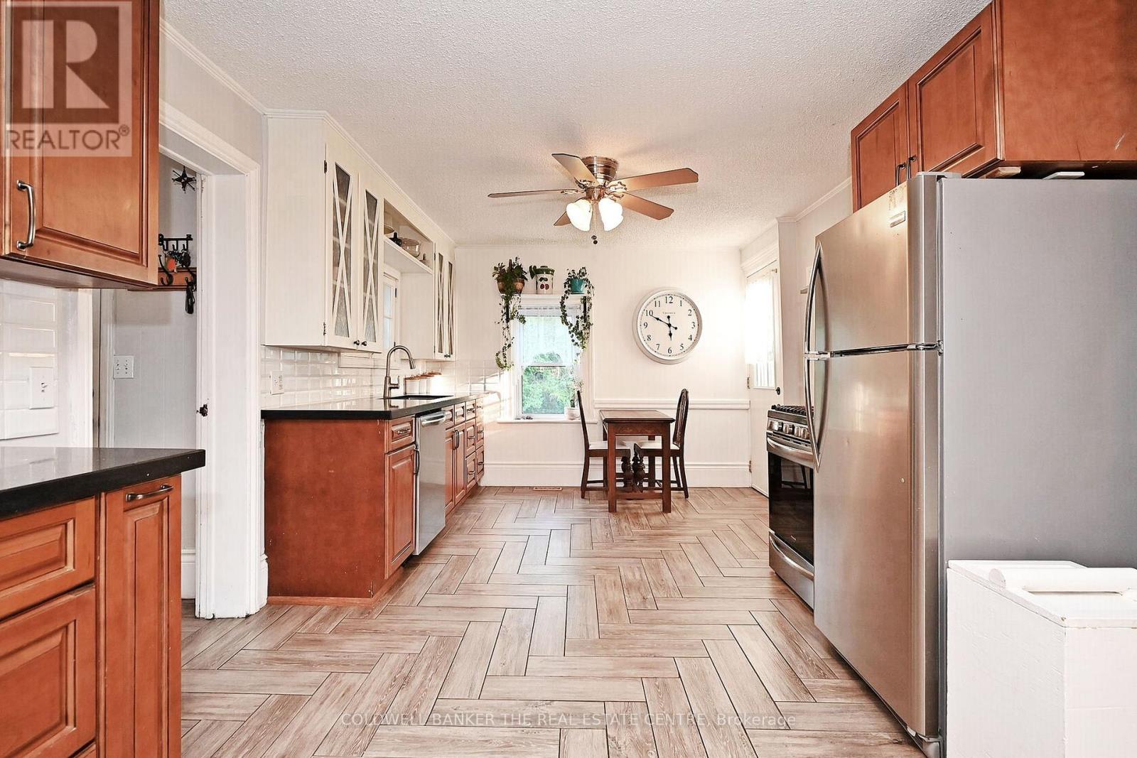 gorgeous floors are ceramic with wood grain look - 20805 Brock Road, Brock, ON - Indoor