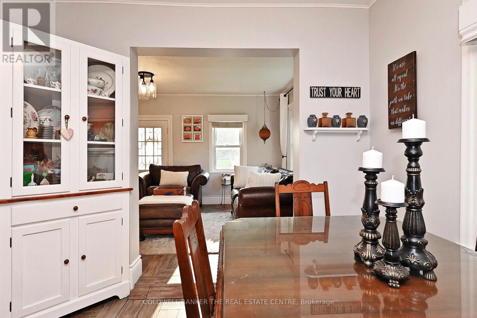 dining area opens to the living room - 20805 Brock Road, Brock, ON - Indoor Photo Showing Living Room