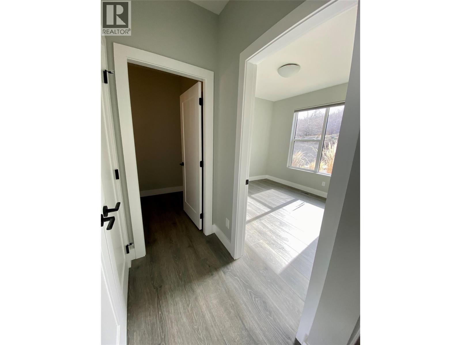 5402 Kestrel Lane, Kelowna, BC - Indoor Photo Showing Other Room