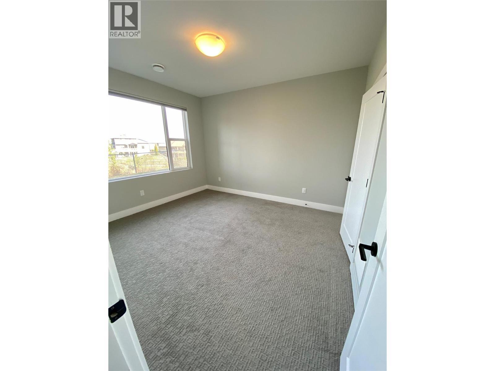 5402 Kestrel Lane, Kelowna, BC - Indoor Photo Showing Other Room