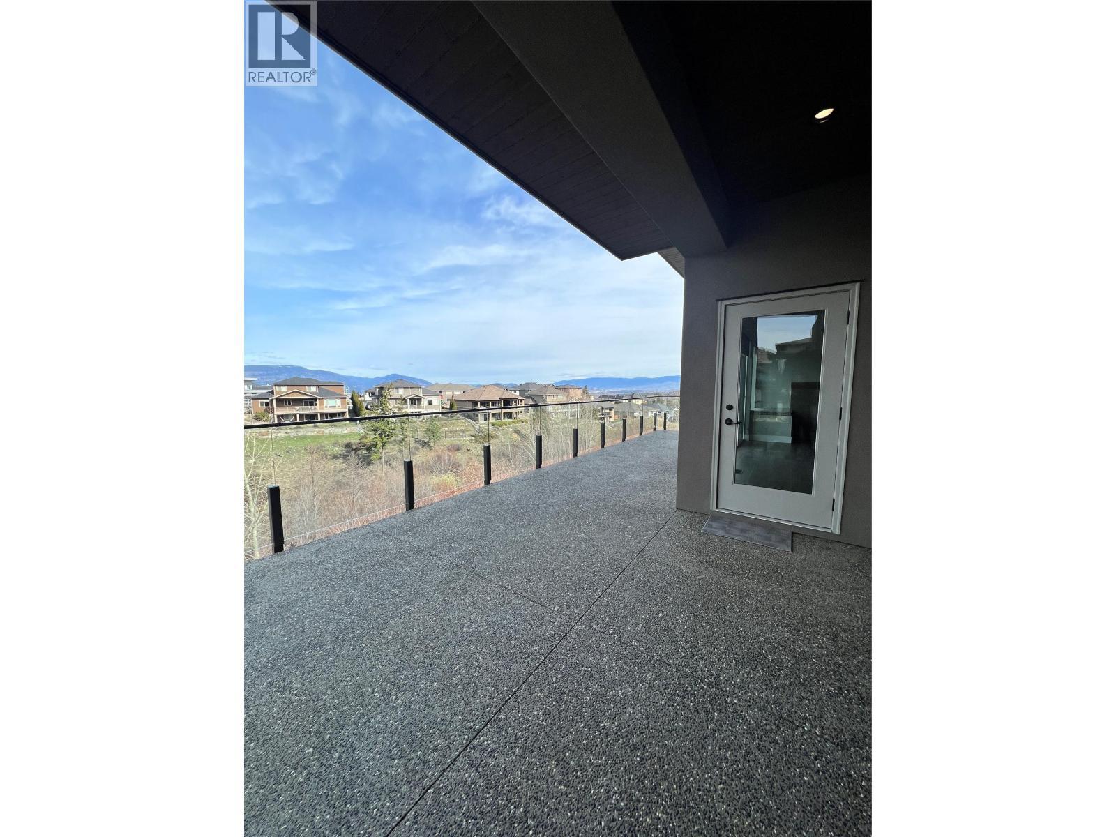 5402 Kestrel Lane, Kelowna, BC - Outdoor