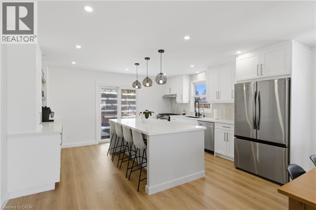 5 Bradbury Crescent, Paris, ON - Indoor Photo Showing Kitchen With Stainless Steel Kitchen With Upgraded Kitchen