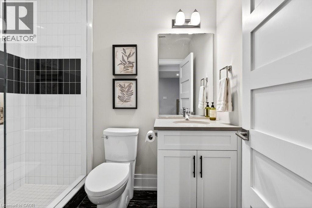 2134 New Street Unit# 6, Burlington, ON - Indoor Photo Showing Bathroom