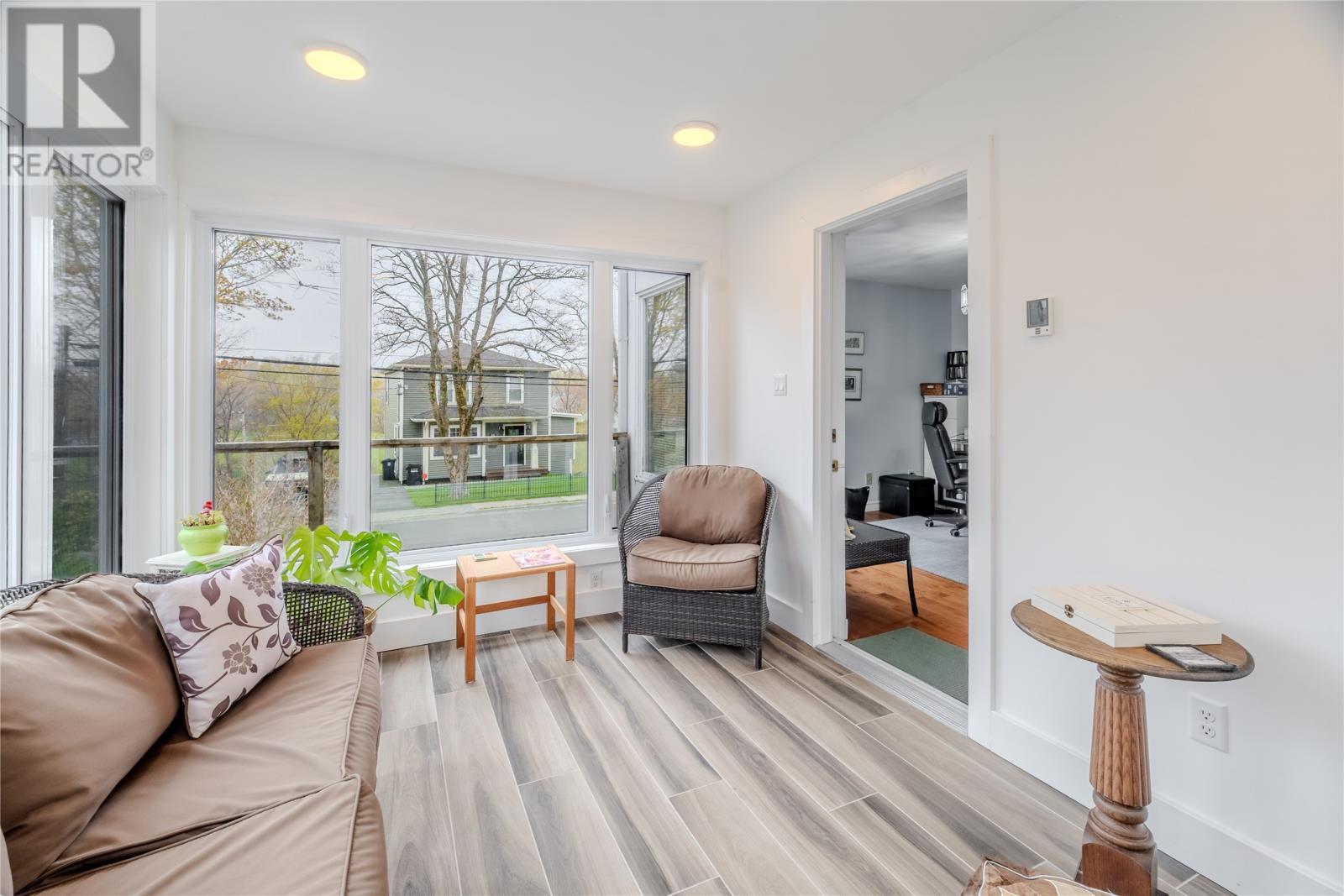 47 Empire Avenue, St. John'S, NL - Indoor Photo Showing Living Room