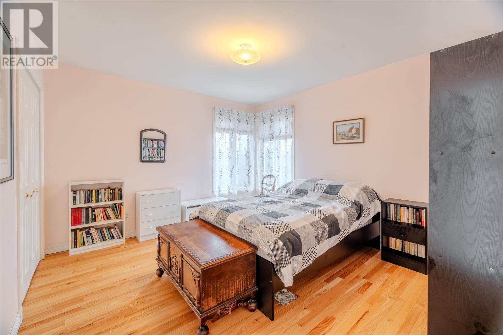 47 Empire Avenue, St. John'S, NL - Indoor Photo Showing Bedroom