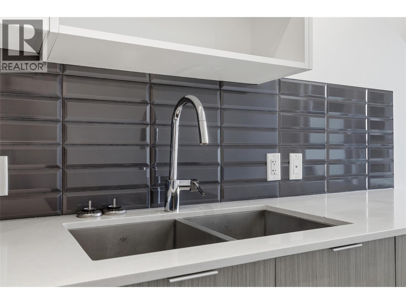 1775 Chapman Place Unit# 101, Kelowna, BC - Indoor Photo Showing Kitchen