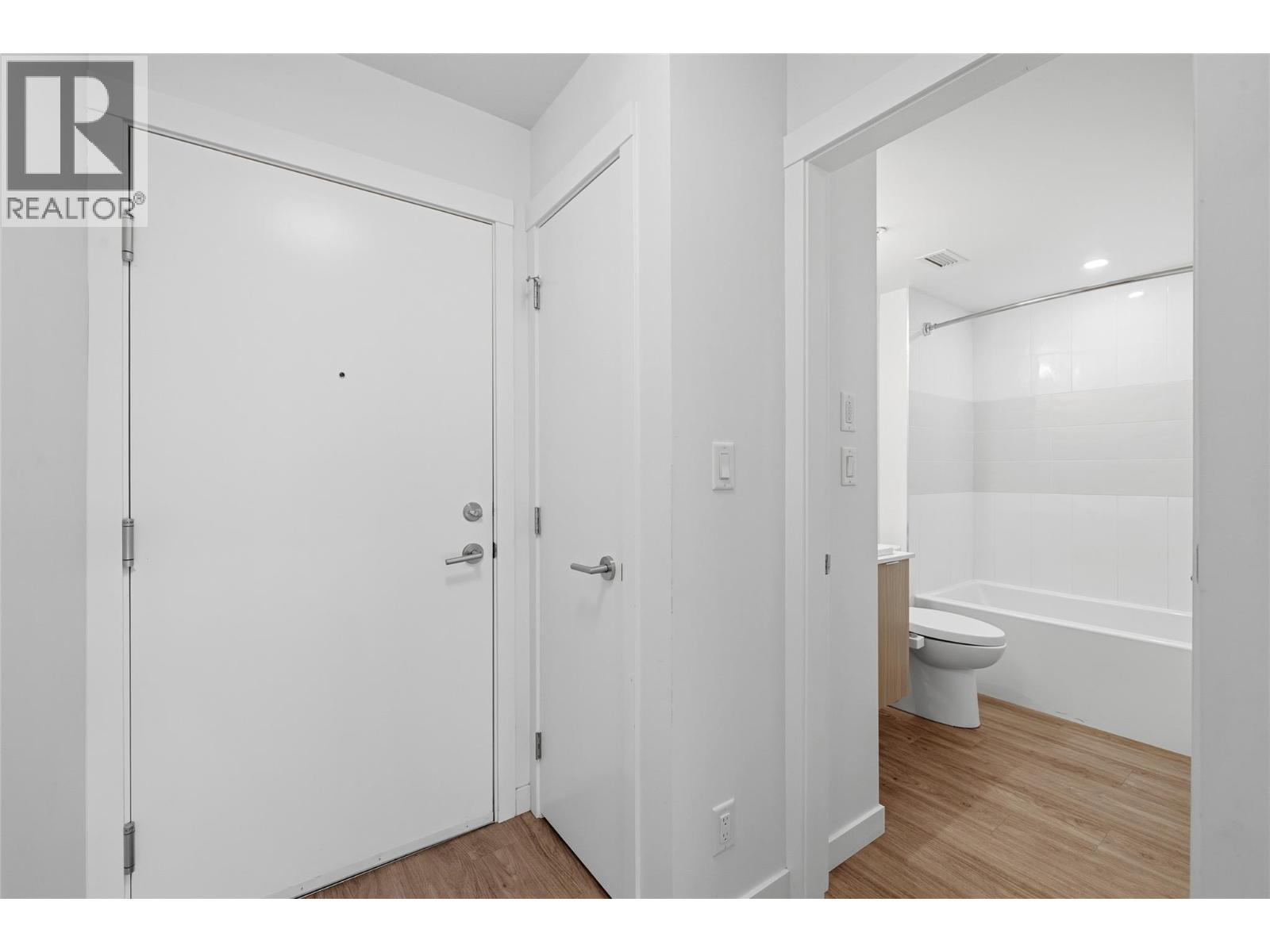 1775 Chapman Place Unit# 101, Kelowna, BC - Indoor Photo Showing Other Room