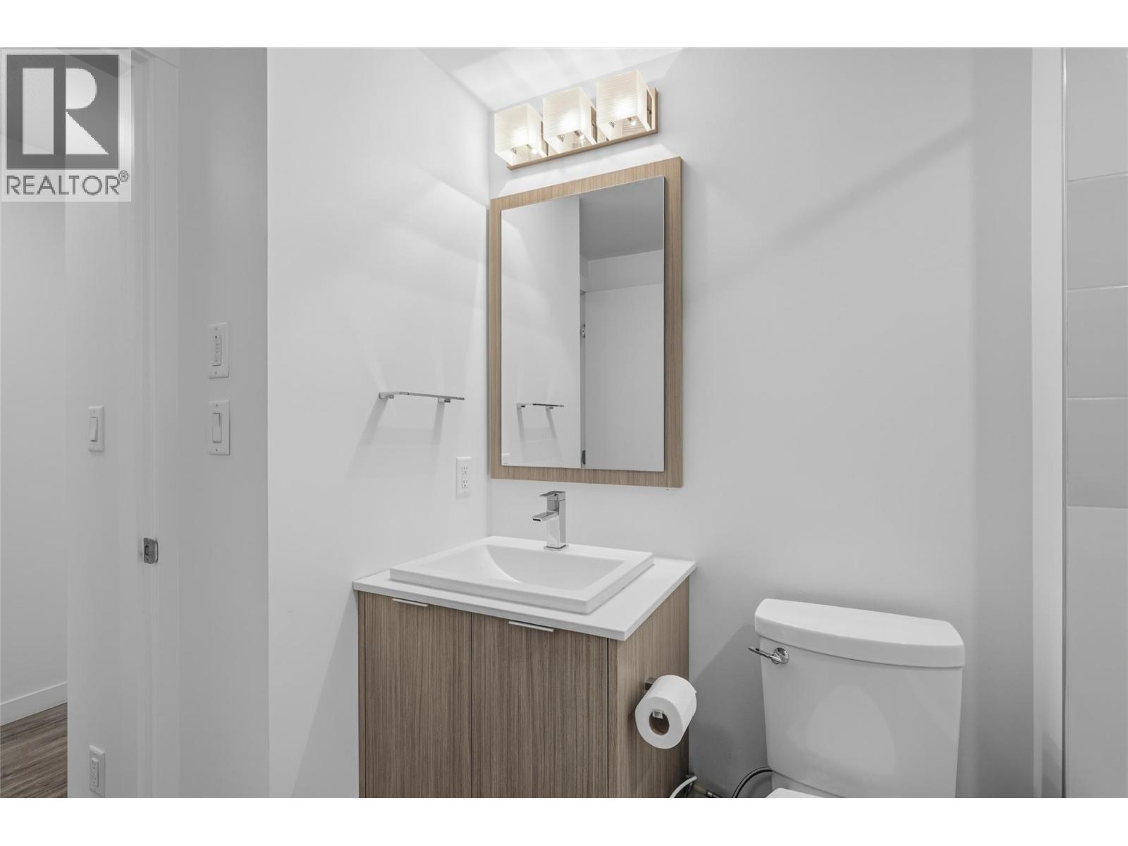 1775 Chapman Place Unit# 101, Kelowna, BC - Indoor Photo Showing Bathroom