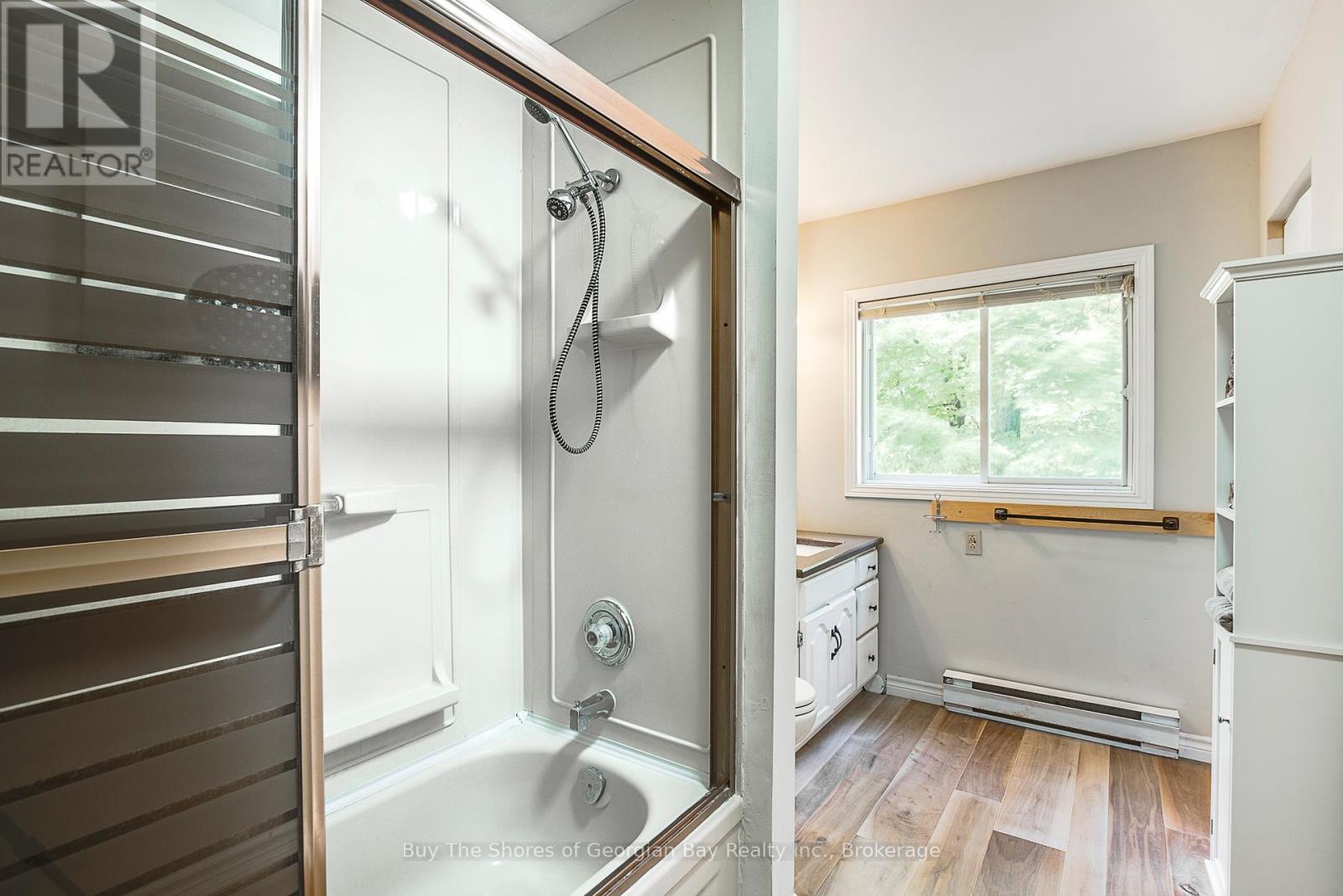8 Nassau Court, Tiny, ON - Indoor Photo Showing Bathroom