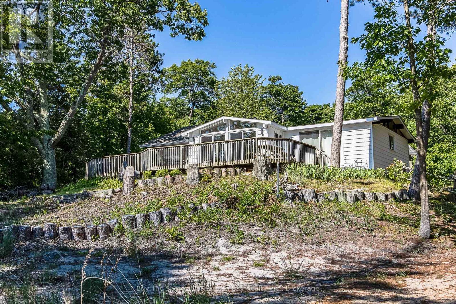 8 Nassau Court, Tiny, ON - Outdoor