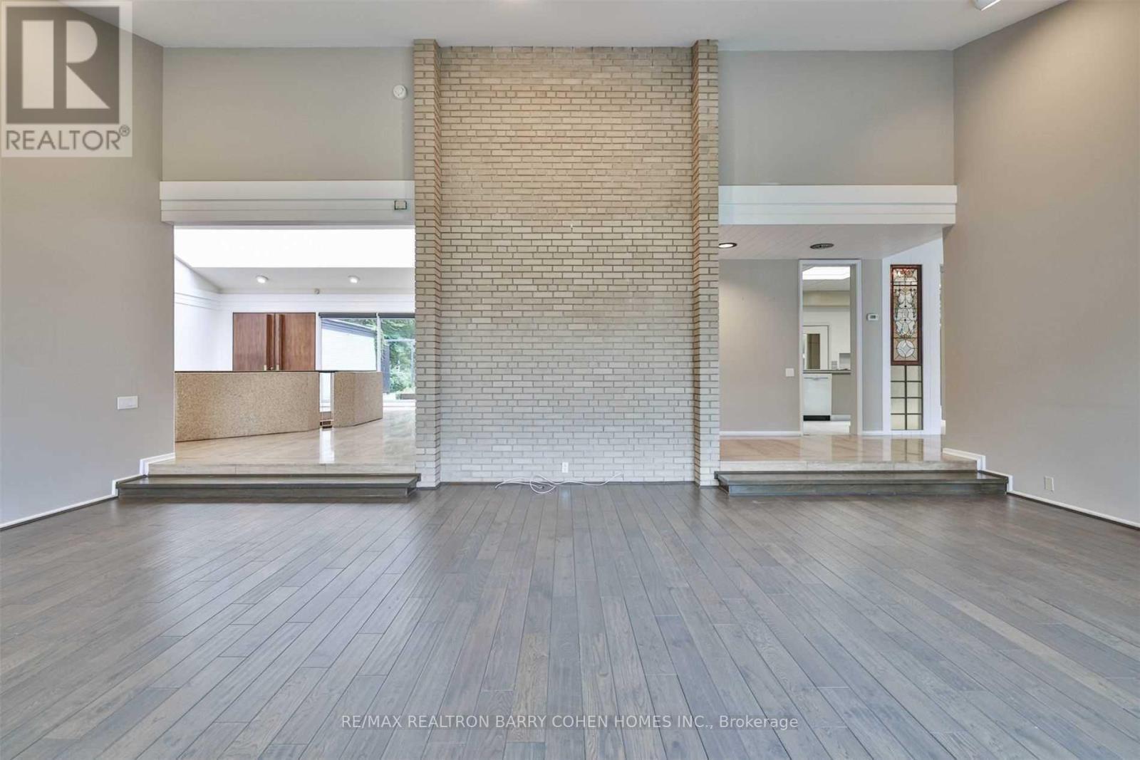 14 Park Lane Circle, Toronto, ON - Indoor Photo Showing Other Room