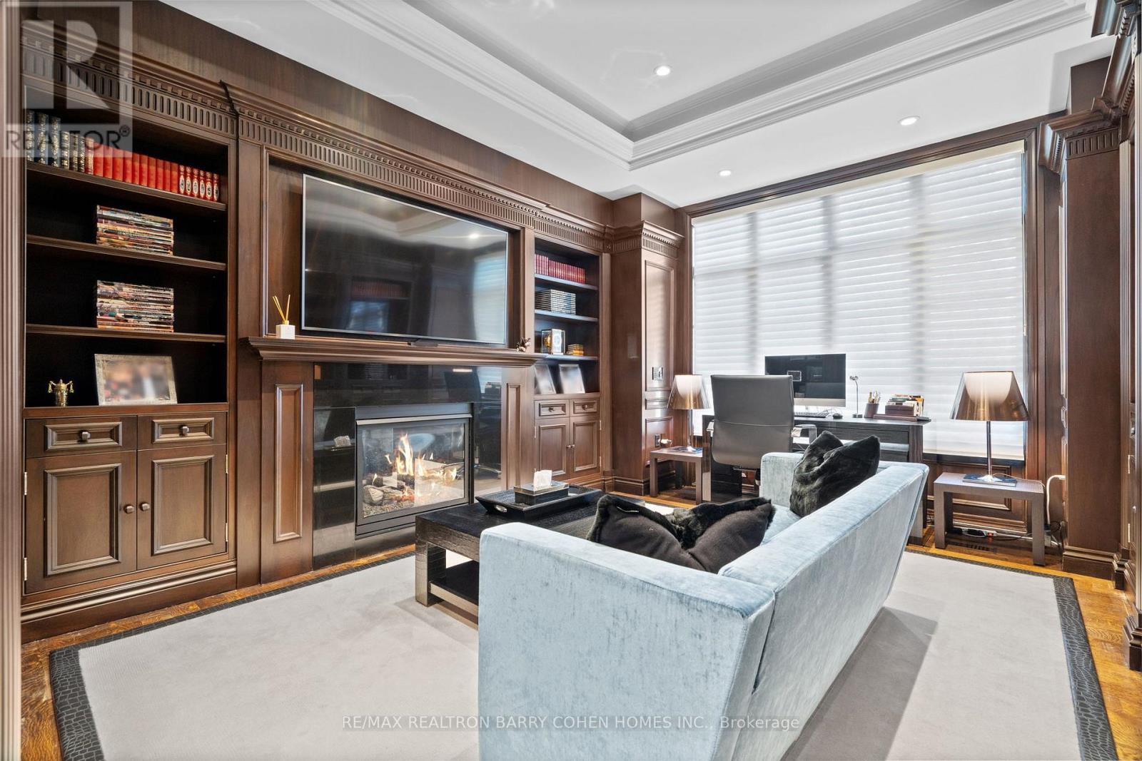 143 Highland Crescent, Toronto, ON - Indoor With Fireplace