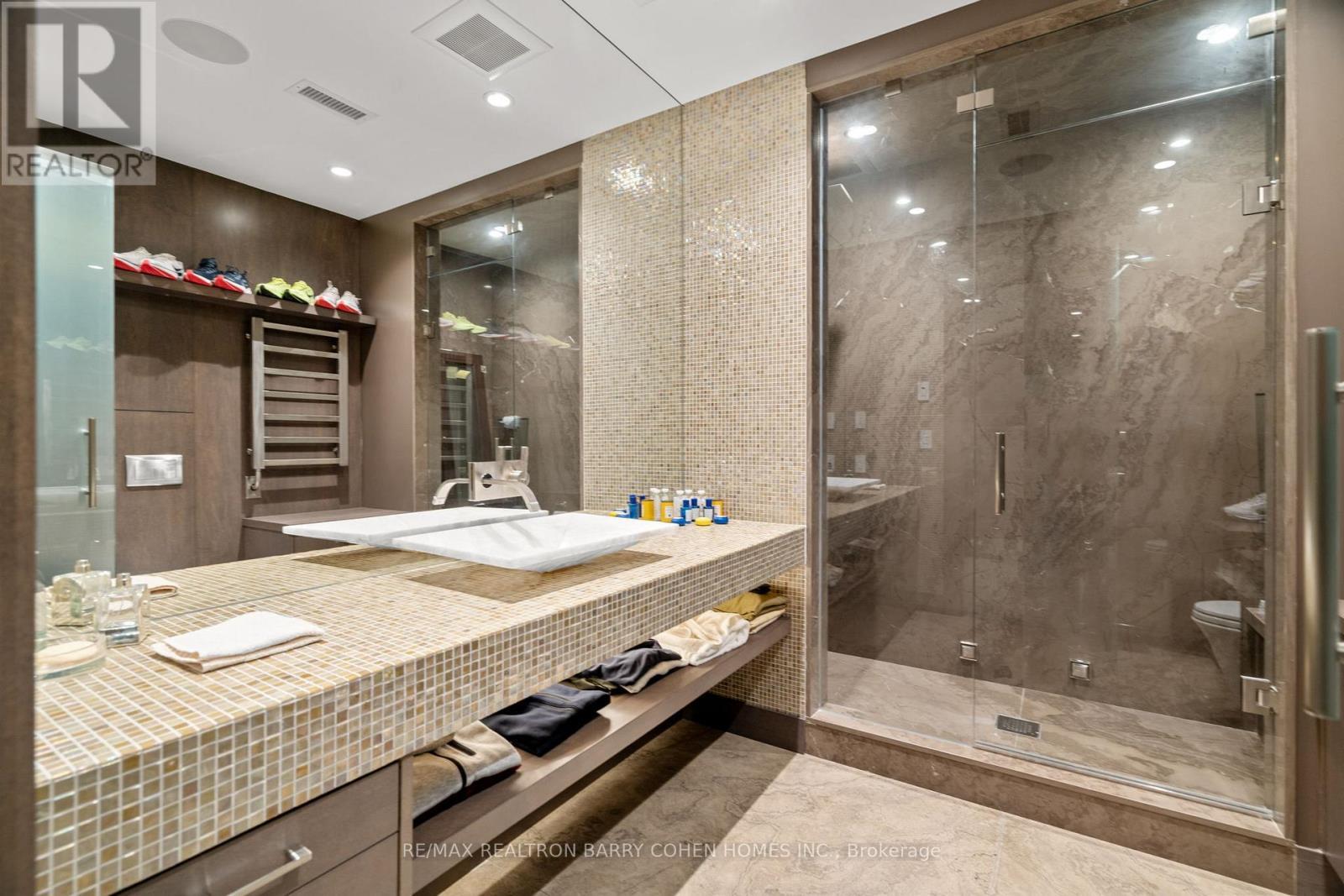 143 Highland Crescent, Toronto, ON - Indoor Photo Showing Bathroom