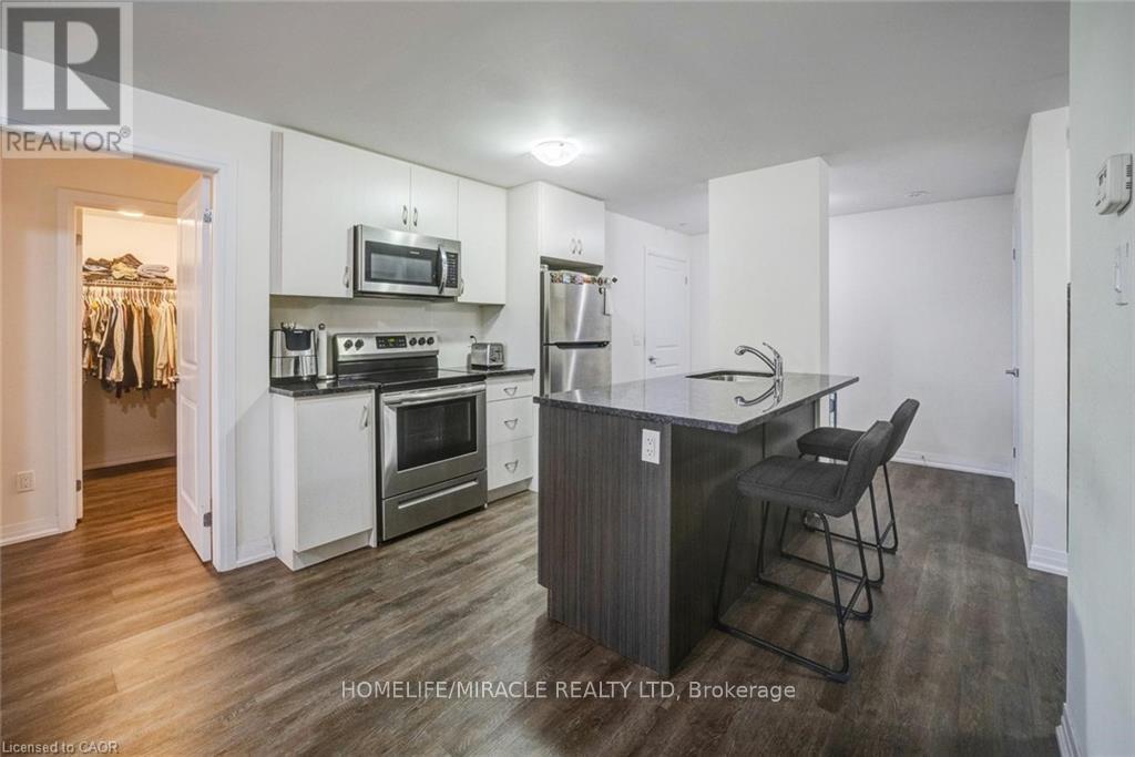 705 - 2635 William Jackson Drive, Pickering, ON - Indoor Photo Showing Kitchen With Stainless Steel Kitchen