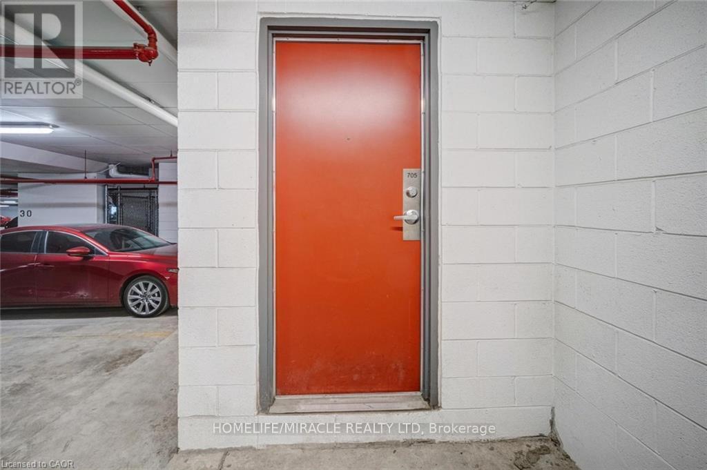 705 - 2635 William Jackson Drive, Pickering, ON - Indoor Photo Showing Garage