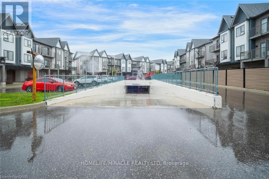 705 - 2635 William Jackson Drive, Pickering, ON - Outdoor