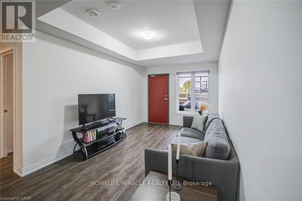 705 - 2635 William Jackson Drive, Pickering, ON - Indoor Photo Showing Living Room