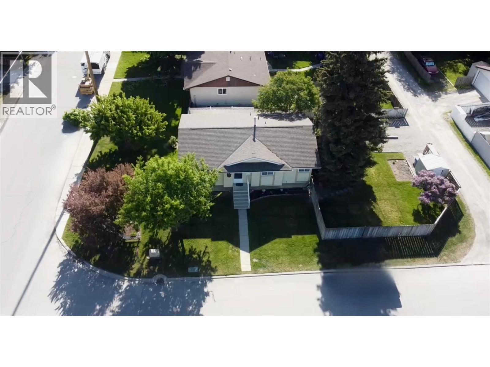 2501 3Rd Street S, Cranbrook, BC - Outdoor